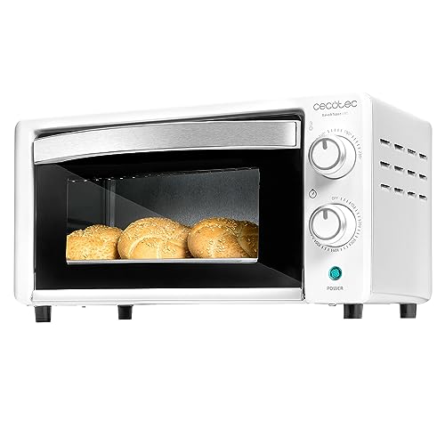Cecotec Bake&Toast Table Oven 1090 in white with a compact design and accessories